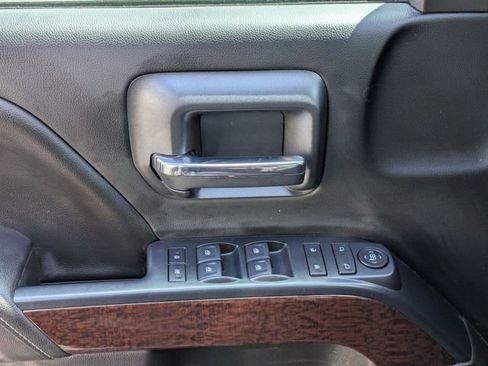 Used 2019 GMC Sierra 1500 SLE w/ SLE Value Package AWD/4WD image 12