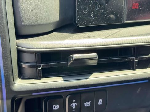 Used 2025 Hyundai Santa Fe Calligraphy AWD/4WD image 18