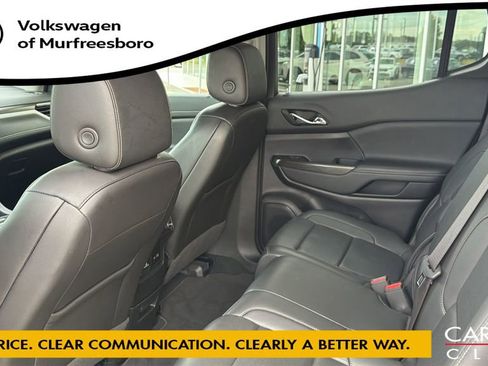 Used 2023 GMC Acadia SLT image 25