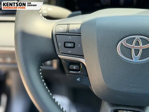 Used 2026 Toyota Camry SE FWD image 16