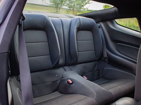 Used 2016 Ford Mustang Coupe RWD image 17