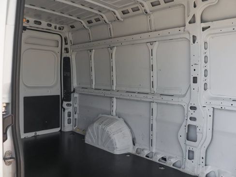Used 2024 RAM ProMaster 3500 FWD image 12