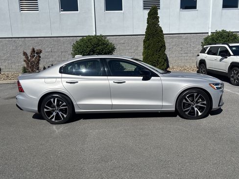 Used 2025 Volvo S60 B5 Core FWD image 23