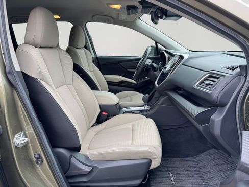 Used 2024 Subaru Ascent Premium w/ Convenience Package image 12