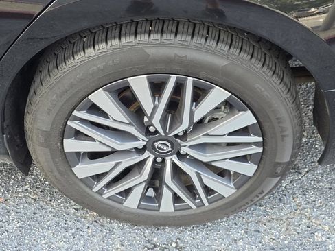 Used 2023 Nissan Altima 2.5 SV w/ SV Premium Package FWD image 32