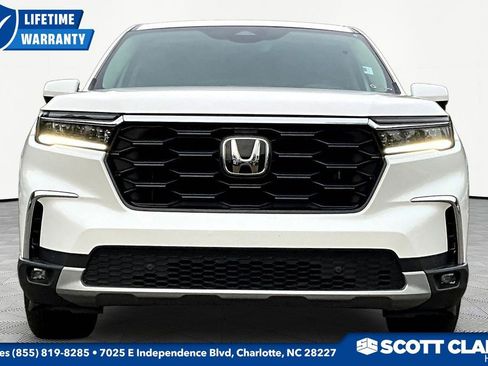 Used 2025 Honda Pilot EX-L image 2