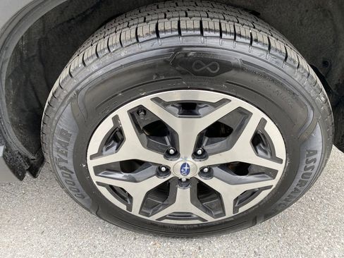 Used 2022 Subaru Forester Premium image 11