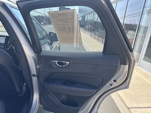Certified 2025 Volvo XC60 B5 Plus AWD/4WD image 12
