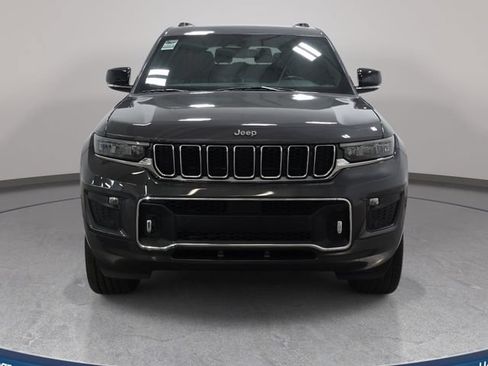 Used 2021 Jeep Grand Cherokee L Overland w/ Luxury Tech Group IV AWD/4WD image 3