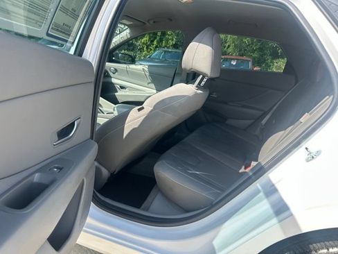 Used 2025 Hyundai Elantra Sport FWD image 18