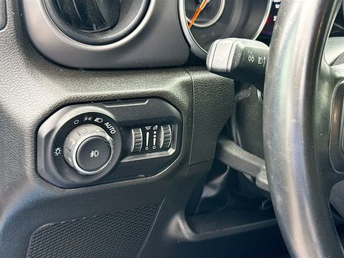 Used 2022 Jeep Wrangler Unlimited Sport AWD/4WD image 11