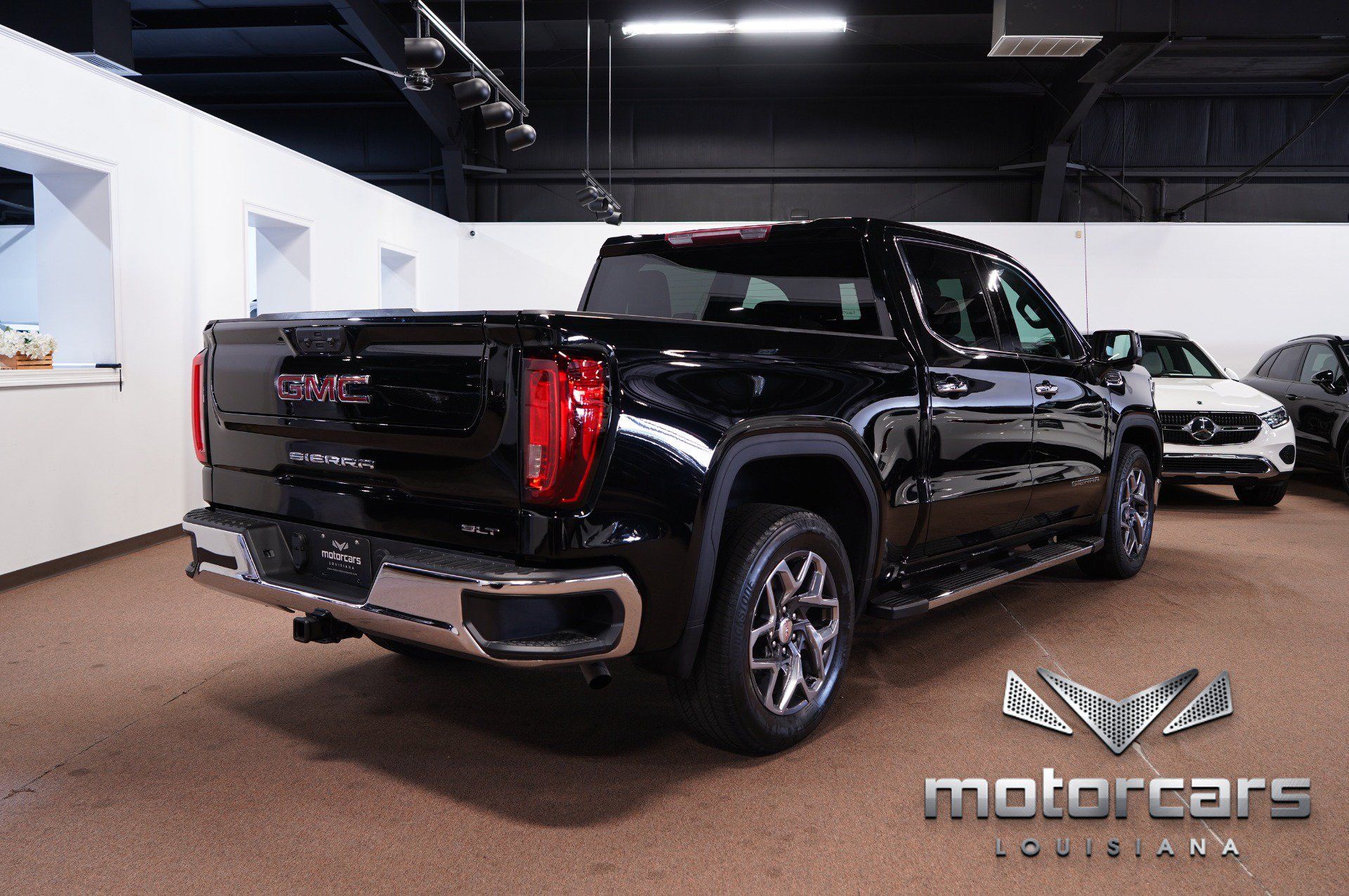 Used 2023 GMC Sierra 1500 SLT w/ SLT Premium Package RWD image 7