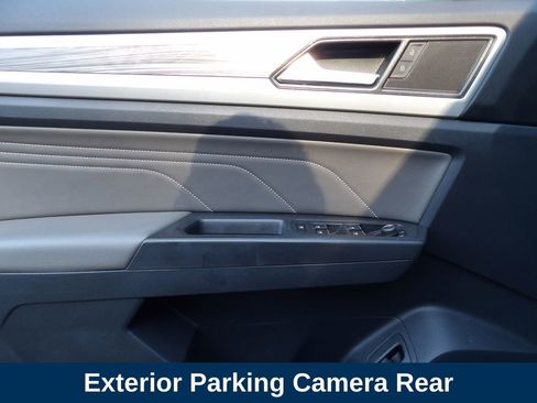 Used 2022 Volkswagen Atlas Cross Sport SE image 8