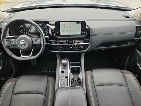 Used 2023 Nissan Pathfinder SL w/ SL Premium Package FWD image 10