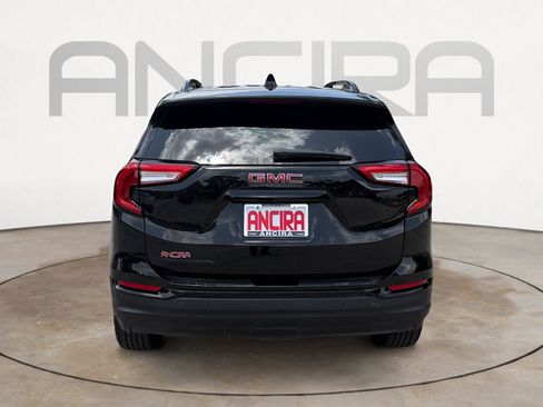Used 2023 GMC Terrain SLE w/ Driver Convenience Package FWD image 9
