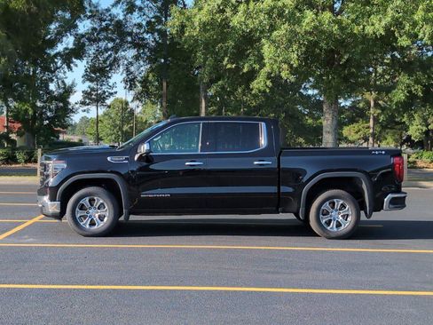 Used 2024 GMC Sierra 1500 SLT AWD/4WD image 2