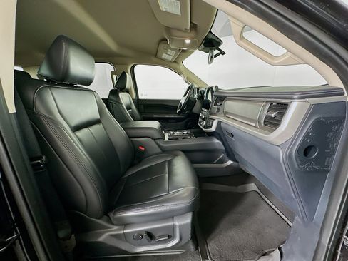 Used 2024 Ford Expedition Max XLT image 33