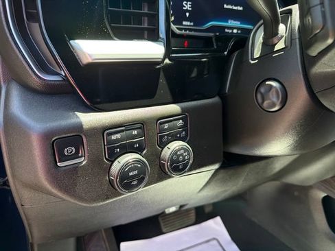 Used 2022 Chevrolet Silverado 1500 LTZ w/ Z71 Off-Road Package AWD/4WD image 22