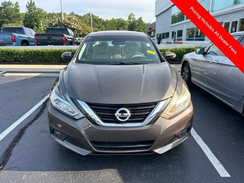 Used 2016 Nissan Altima 2.5 SV w/ Convenience Package FWD image 12