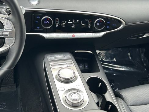 Used 2025 Genesis GV70 2.5T image 21