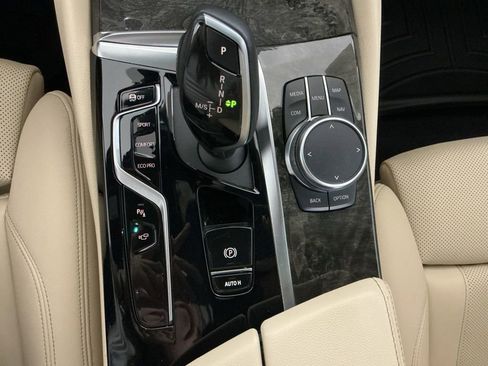 Used 2021 BMW 540i w/ Convenience Package image 13