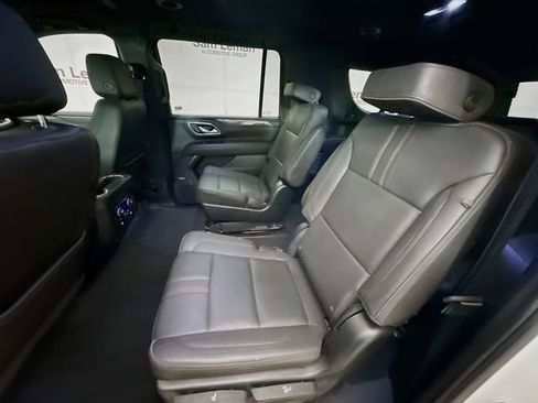 Used 2022 Chevrolet Suburban RST w/ Luxury Package AWD/4WD image 28
