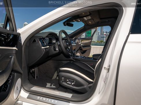 Used 2025 Bentley Flying Spur Plug-In Hybrid w/ First Edition Specification AWD/4WD image 68