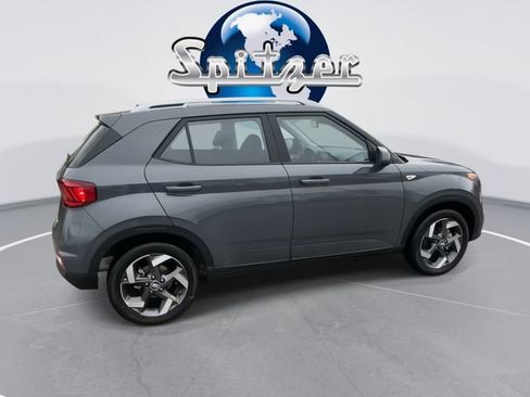 New 2025 Hyundai Venue SEL image 9