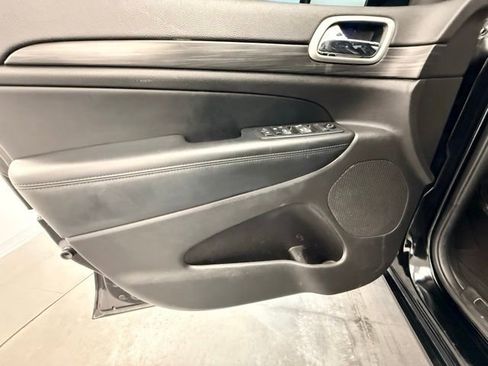 Used 2020 Jeep Grand Cherokee Altitude RWD image 16