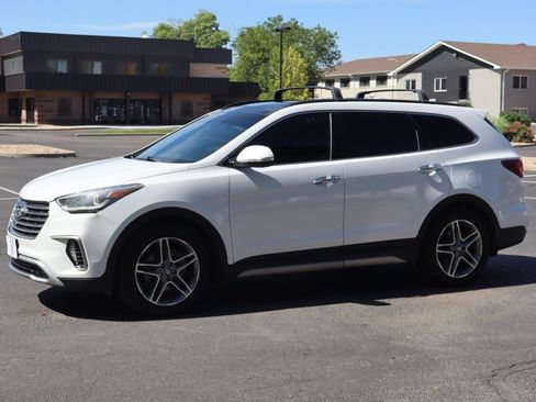 Used 2017 Hyundai Santa Fe Limited AWD/4WD image 10