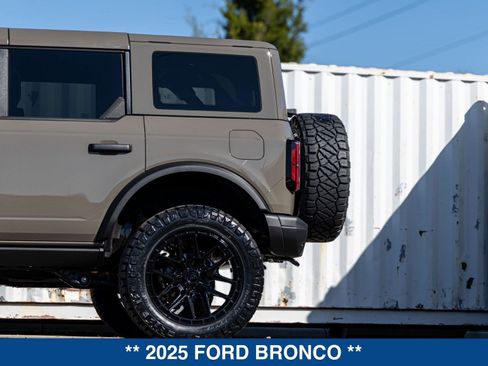 Used 2025 Ford Bronco Badlands AWD/4WD image 40