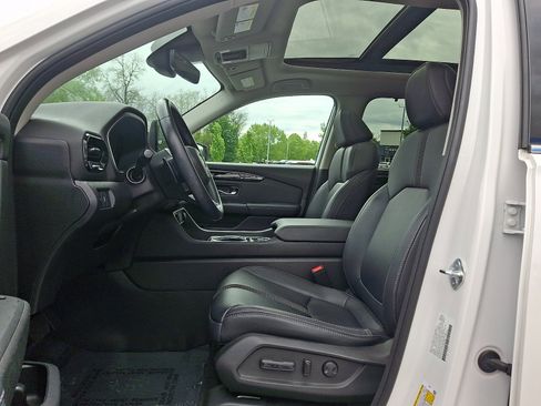 Used 2023 Honda Pilot Touring image 13