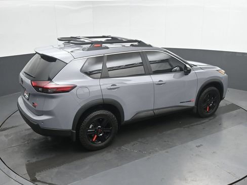Used 2025 Nissan Rogue SV AWD/4WD image 31