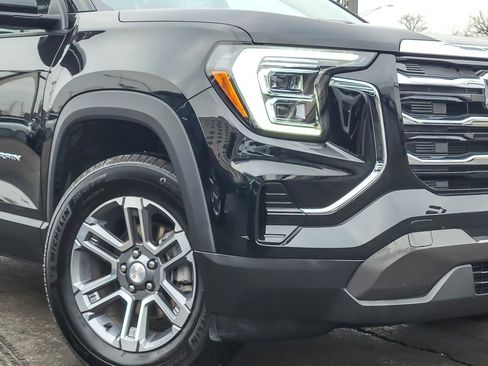 Used 2025 GMC Terrain Elevation image 3