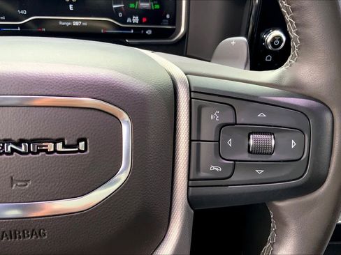 Used 2023 GMC Sierra 1500 Denali w/ Denali Reserve Package AWD/4WD image 23