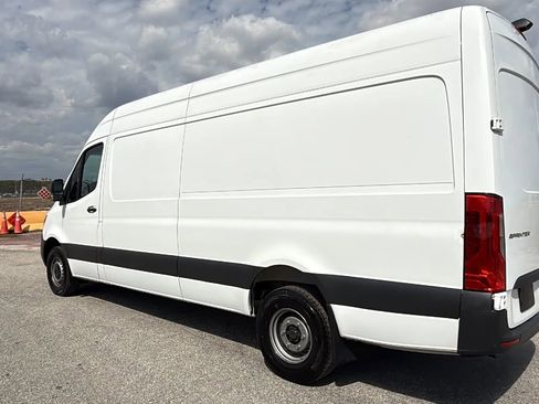 Used 2021 Mercedes-Benz Sprinter 3500 image 4