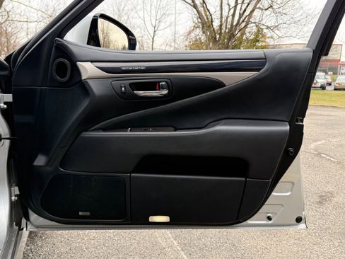 Used 2013 Lexus LS 460 4dr Sdn AWD image 15