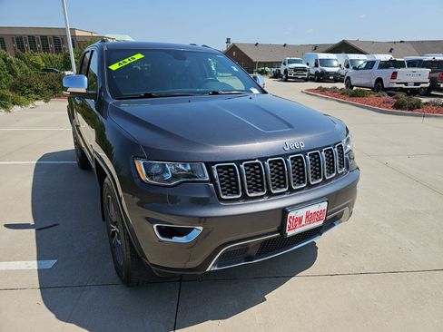 Used 2019 Jeep Grand Cherokee Limited AWD/4WD image 8