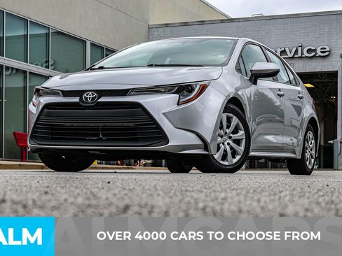 Used 2023 Toyota Corolla LE image 3
