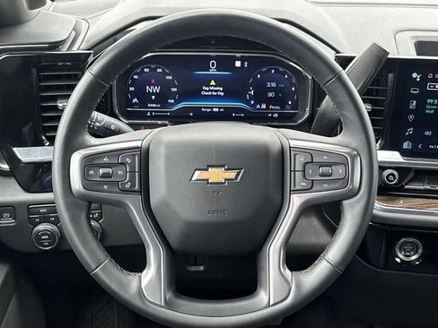 Used 2023 Chevrolet Silverado 1500 LT AWD/4WD image 27