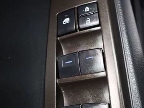Used 2023 Toyota Camry SE FWD image 20