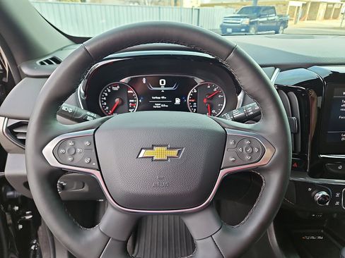 Used 2023 Chevrolet Traverse Premier image 13