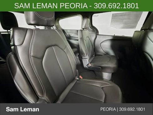 New 2026 Chrysler Pacifica Select FWD image 27