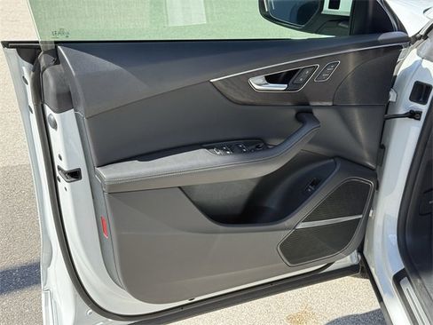 Used 2023 Audi Q8 Premium Plus w/ Premium Plus Package image 33