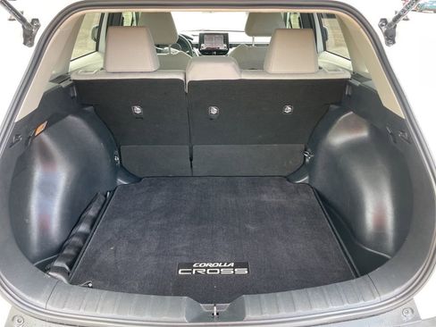 Used 2022 Toyota Corolla Cross LE image 18