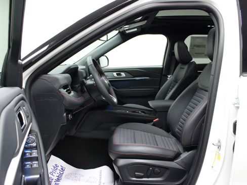 New 2026 Ford Explorer ST-Line w/ ST-Line Street Pack image 12