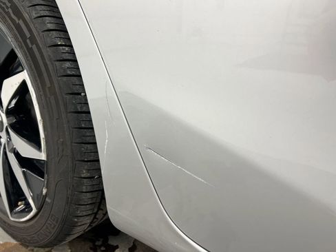 Used 2017 Chevrolet Malibu LT image 32