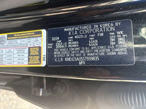 Used 2025 Kia Soul LX w/ LX Technology Package FWD image 31