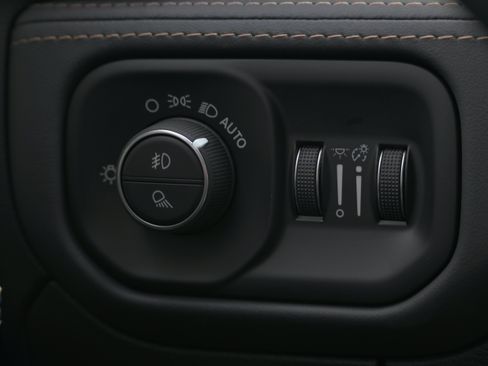 Used 2025 RAM 1500 Tungsten AWD/4WD image 22