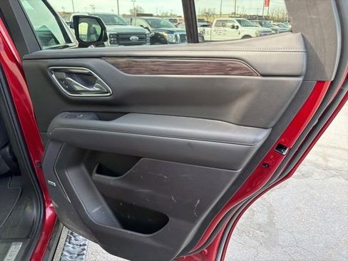 Used 2023 Chevrolet Tahoe Z71 w/ Luxury Package AWD/4WD image 29